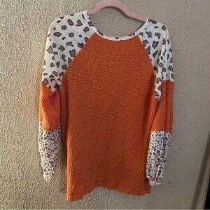 Boutique Orange Leopard Print Waffle Knit Women's Top Size Medium